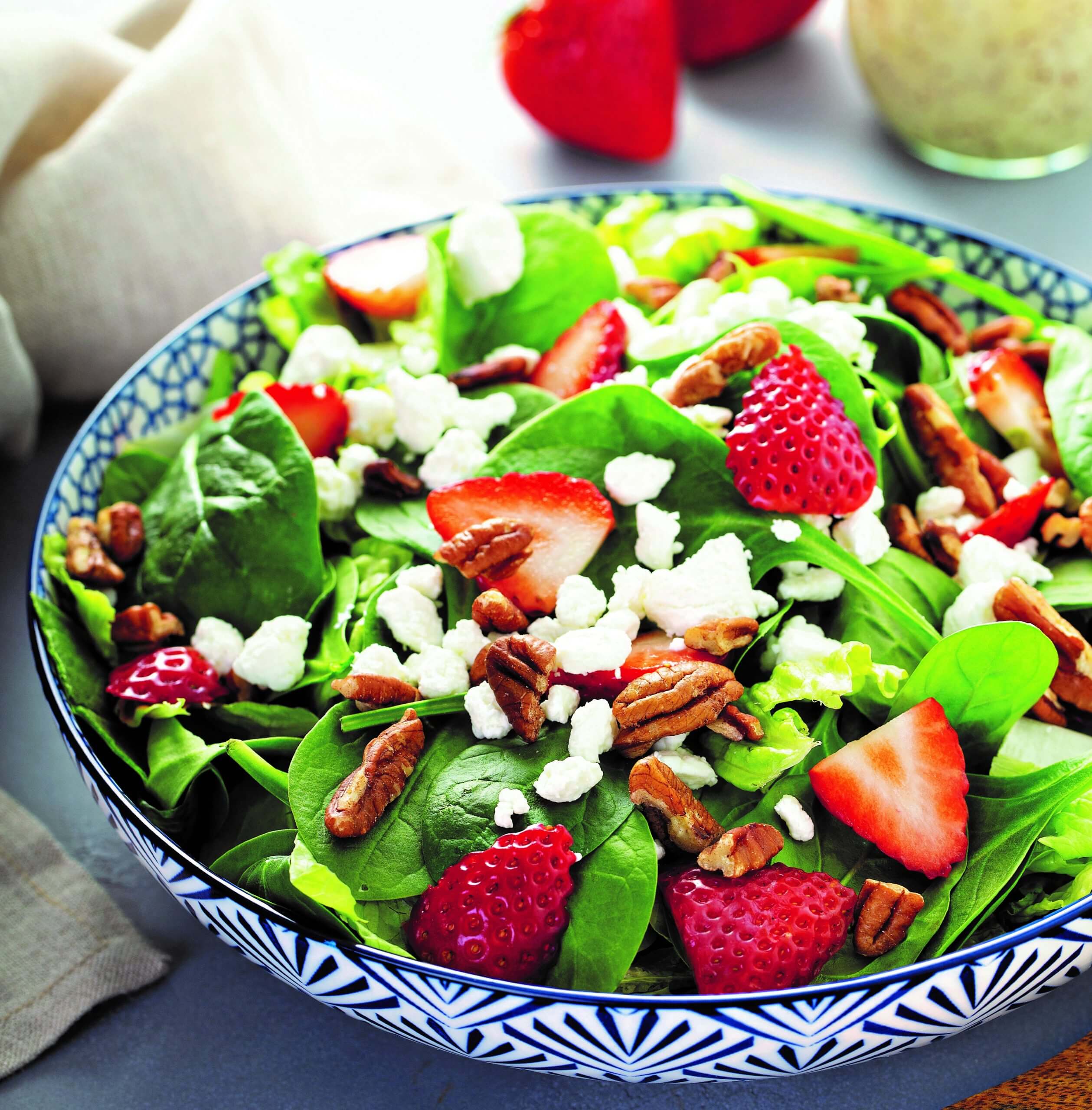 Strawberry and Pecan Spinach Salad